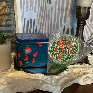 Vintage 1985 Interpur Christmas Tin Container With Partridge Paper Coasters
